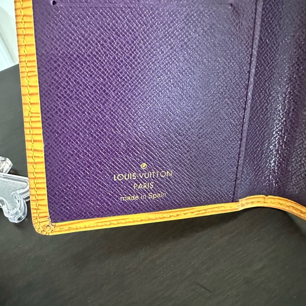 Louis Vuitton Tassil Epi Leather Long Wallet / Checkbook Cover – Authentic – EUC - Picture 11 of 14